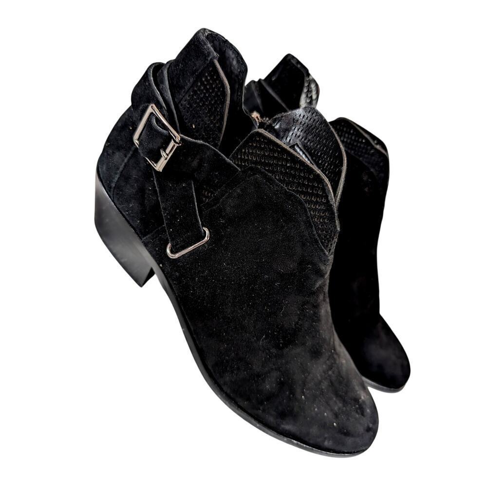 VINCE CAMUTO! LUXE BLACK GENUINE SUEDE LEATHER STRAP/BUCKLE ZIP BOOTS! SZ 8M